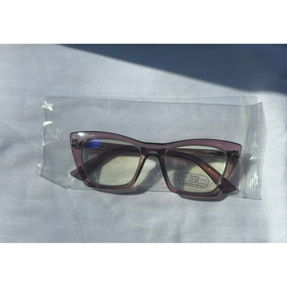 Stylish Cat-Eye Reading Glasses – +3.00 Magnification with Blue Light Filtering - Picture 5 of 5